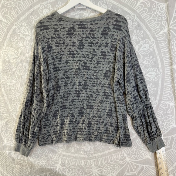 688 LOU & GREY GRAY STRIPE GLORAL PRINT TOP SIZE M MEDIUM CUTE SLEEVES EUC SHIRT - Picture 2 of 10